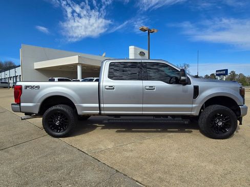 Used 2022 Ford F250 Lariat w/ Black Appearance Package image 6