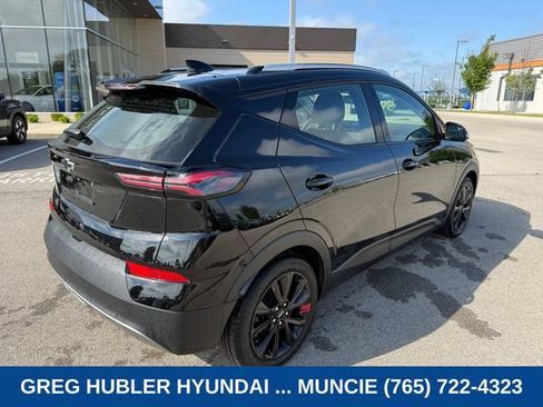 Used 2023 Chevrolet Bolt EUV LT w/ Convenience Package FWD image 6