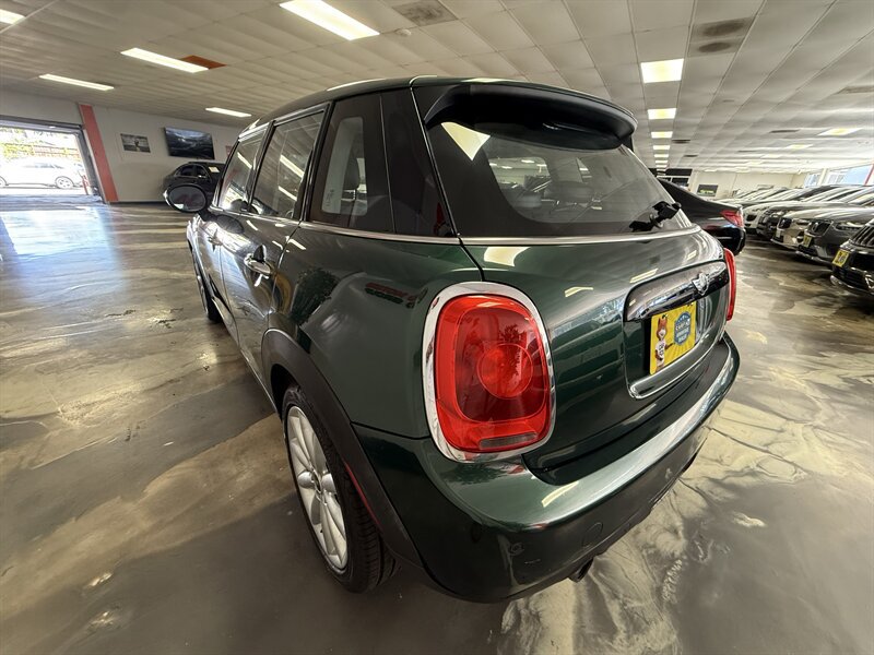 Used 2018 MINI Cooper 4-Door Hardtop FWD image 5