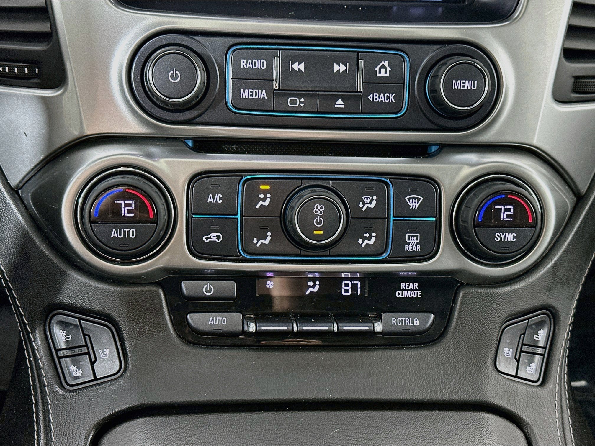 Used 2018 Chevrolet Tahoe Premier AWD/4WD image 16