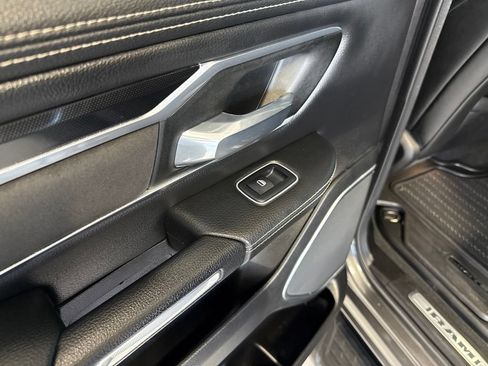 Used 2022 RAM 1500 Laramie AWD/4WD image 15