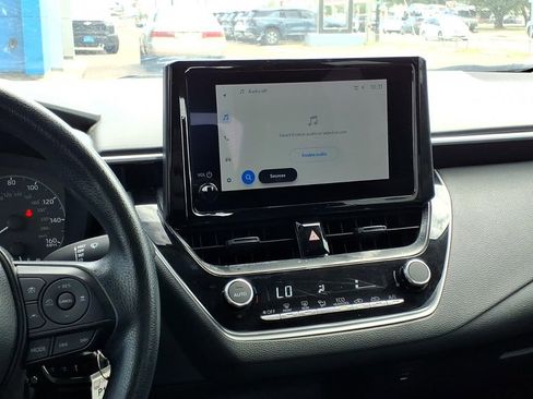Used 2024 Toyota Corolla LE FWD image 18