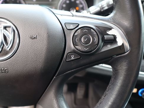 Used 2019 Buick Enclave Essence FWD image 31