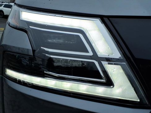 Certified 2024 Nissan Armada SL w/ Midnight Edition Package image 10