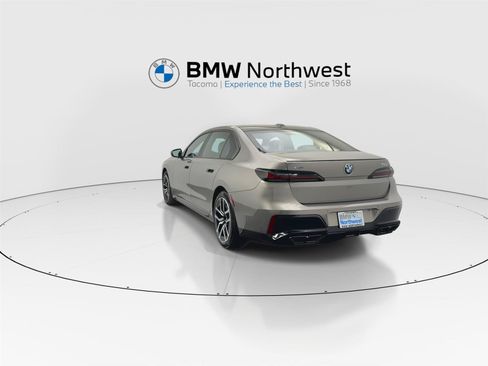 Used 2025 BMW 760i xDrive w/ Premium Package AWD/4WD image 13