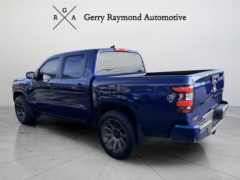 Used 2022 Nissan Frontier SV image 4