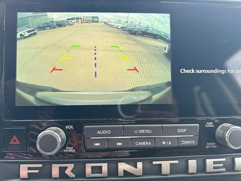 Used 2025 Nissan Frontier SV w/ Tow Package image 32