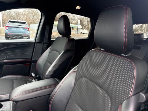 Used 2025 Ford Escape ST-Line Elite image 25