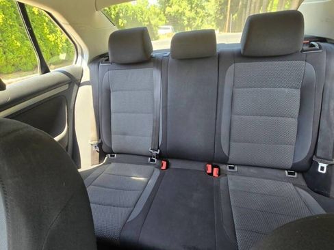 Used 2010 Volkswagen Jetta S image 15
