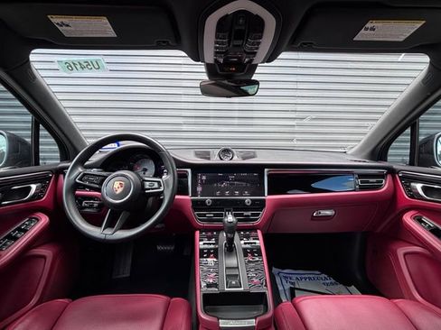 Certified 2025 Porsche Macan S AWD/4WD image 13