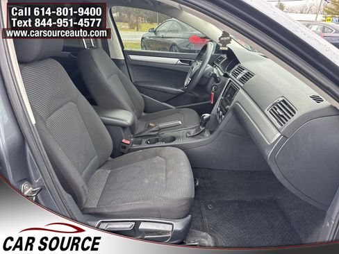 Used 2017 Volkswagen Passat 1.8T S image 36