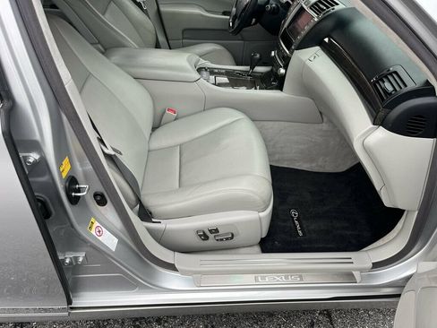Used 2011 Lexus LS 460 L w/ Luxury Pkg AWD/4WD image 37