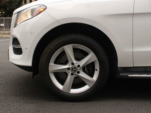 Used 2019 Mercedes-Benz GLE 400 4MATIC w/ Premium 1 Package image 10