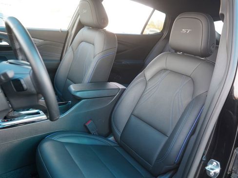 Used 2025 Buick Envista Sport Touring FWD image 17