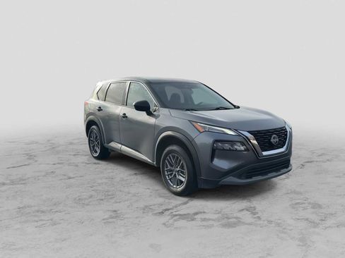 Used 2023 Nissan Rogue S image 2