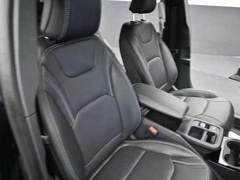 Certified 2025 Ford Mustang Mach-E Premium AWD/4WD image 30