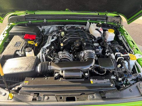 Certified 2025 Jeep Gladiator Sport image 26