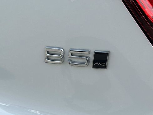 Certified 2026 Volvo XC40 B5 Plus w/ Protection Package Premier image 28