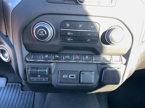 Used 2025 Chevrolet Silverado 2500 Custom w/ Custom Value Package image 20