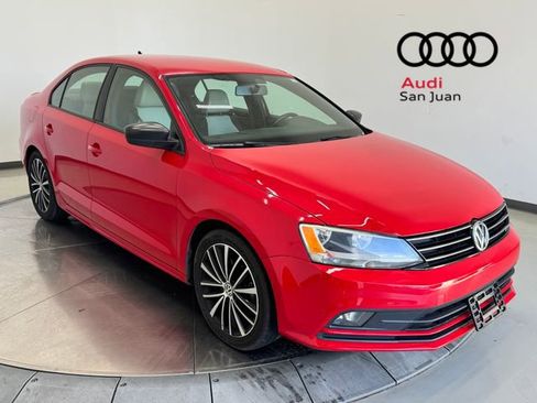 Used 2016 Volkswagen Jetta Sport FWD image 1