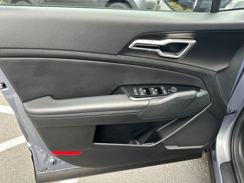 Used 2023 Kia Sportage EX image 11