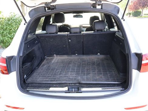 Used 2019 Mercedes-Benz GLC 300 4MATIC image 11