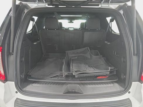 Used 2022 GMC Yukon XL SLT w/ SLT Premium Package RWD image 13