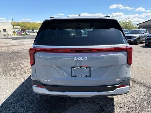New 2026 Kia Carnival EX FWD image 4