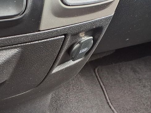 Used 2019 RAM 1500 Classic SLT image 24