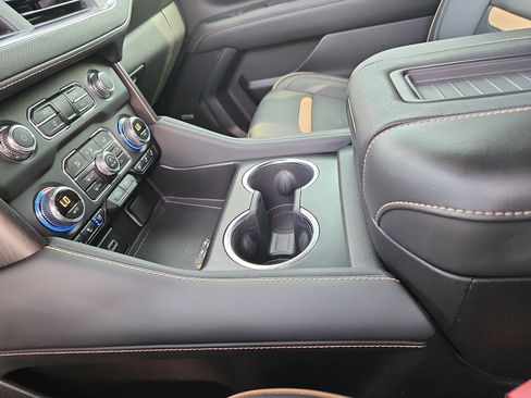 Used 2024 GMC Yukon AT4 w/ Technology Package AWD/4WD image 20