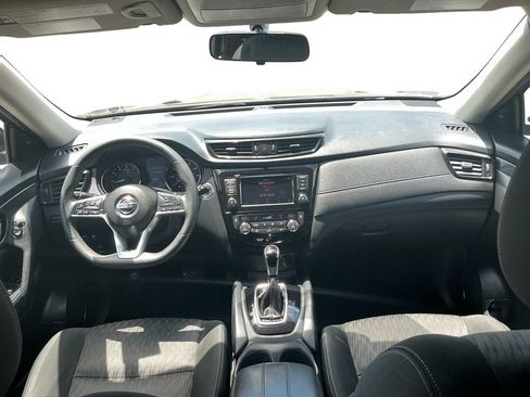 Used 2018 Nissan Rogue SV FWD image 17