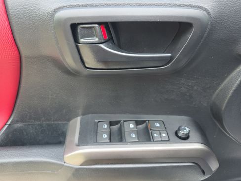 Used 2022 Toyota Tacoma SR5 w/ Technology Package RWD image 16