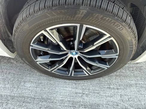 Used 2022 BMW X5 xDrive45e w/ M Sport Package AWD/4WD image 19