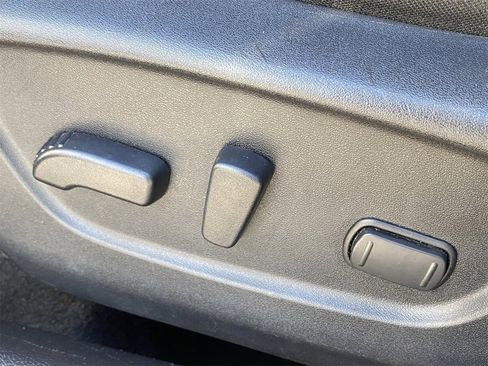 Certified 2019 Nissan Rogue Sport SV image 19