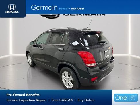 Used 2020 Chevrolet Trax LT w/ LT Convenience Package image 6