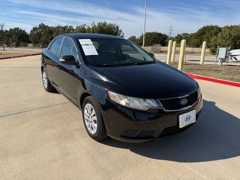 Used 2010 Kia Forte EX image 3