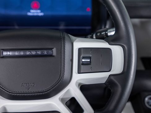 Used 2020 Land Rover Defender 110 HSE image 32