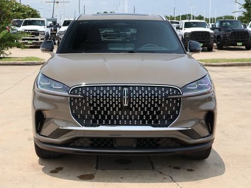 Used 2026 Lincoln Aviator Reserve w/ Equipment Group 201A AWD/4WD image 2