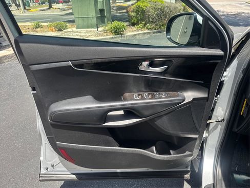 Used 2018 Kia Sorento L FWD image 19