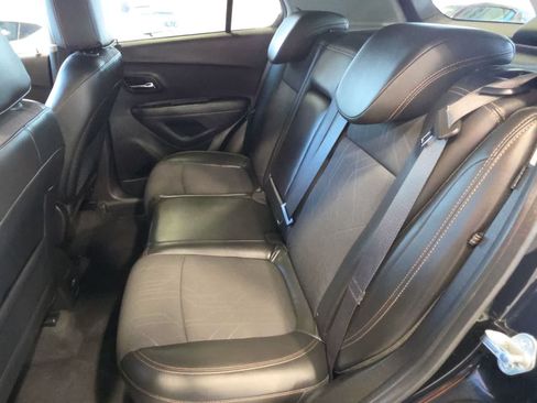 Used 2020 Chevrolet Trax LT w/ LT Convenience Package FWD image 26