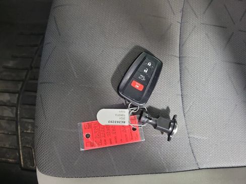 Used 2024 Toyota RAV4 XLE w/ Convenience Package FWD image 28