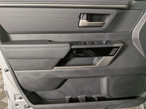 Used 2025 Toyota Tundra Limited image 17