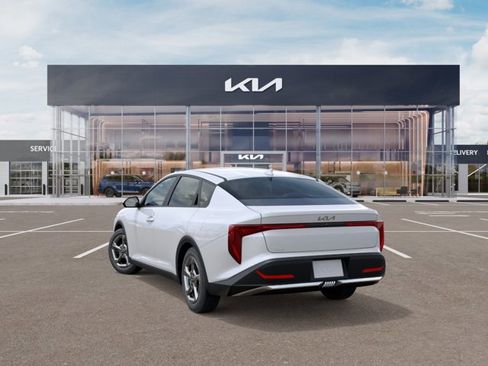 New 2026 Kia K4 FWD image 4