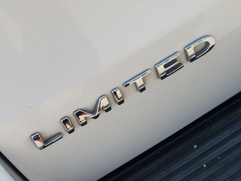 Used 2018 Ford Expedition Max Limited w/ Equipment Group 301A RWD image 12