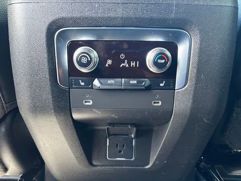 Used 2022 GMC Yukon XL Denali AWD/4WD image 45