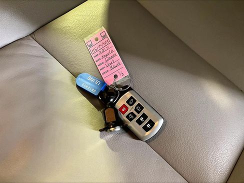 Used 2017 Toyota Sienna XLE w/ XLE Navigation Package AWD/4WD image 15