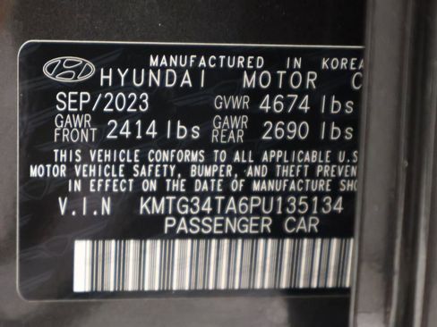Used 2023 Genesis G70 2.0T RWD image 17