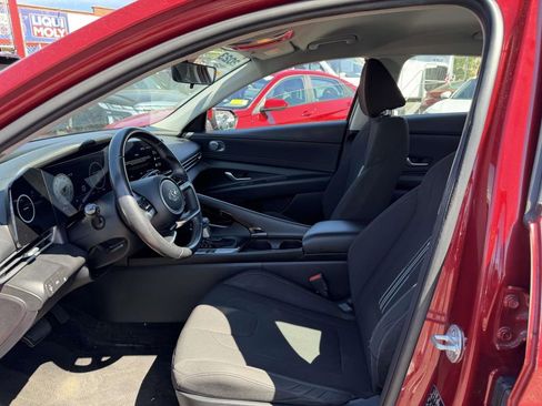 Certified 2023 Hyundai Elantra SEL w/ Convenience Package FWD image 18
