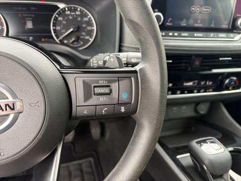 Used 2021 Nissan Rogue SV FWD image 7