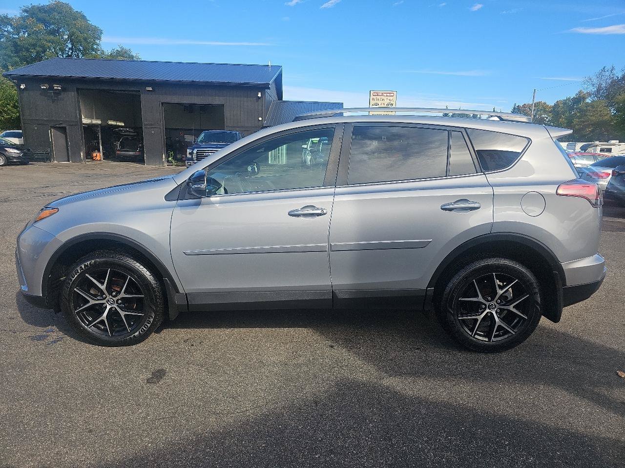 Used 2017 Toyota RAV4 SE AWD/4WD image 6